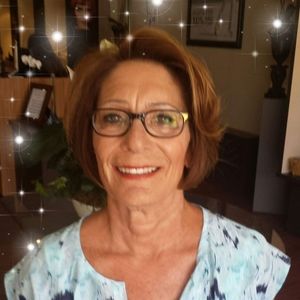 Meet your Posher, Debbie